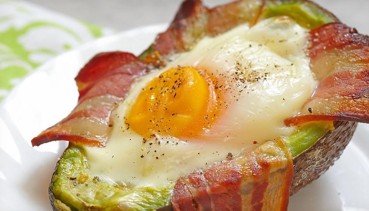 Baked Avocado Recipe With Eggs & Bacon